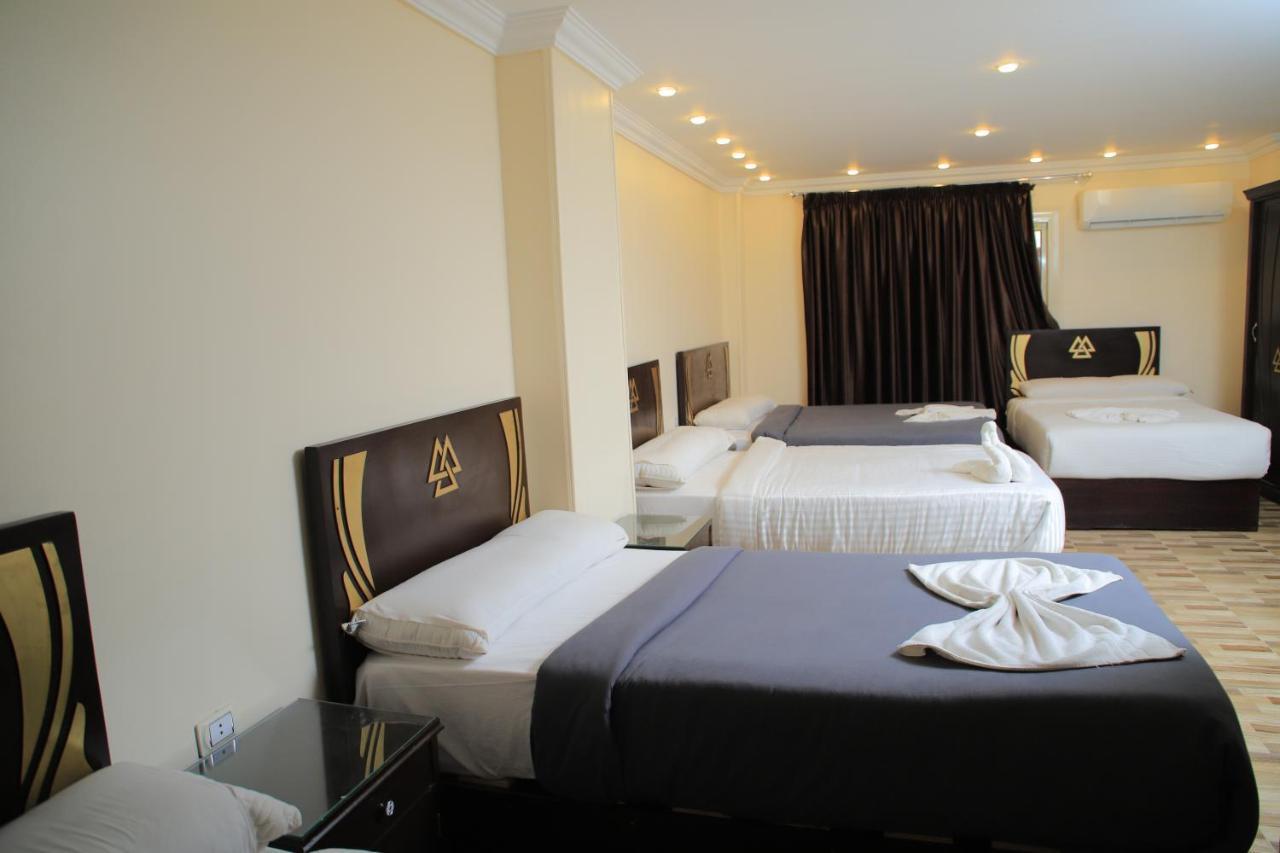 Pyramids Express 3*
