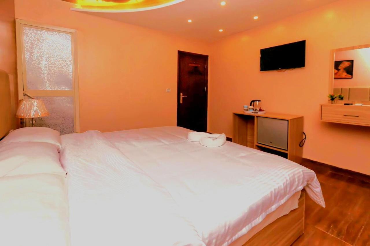 Hotel Pyramids Express