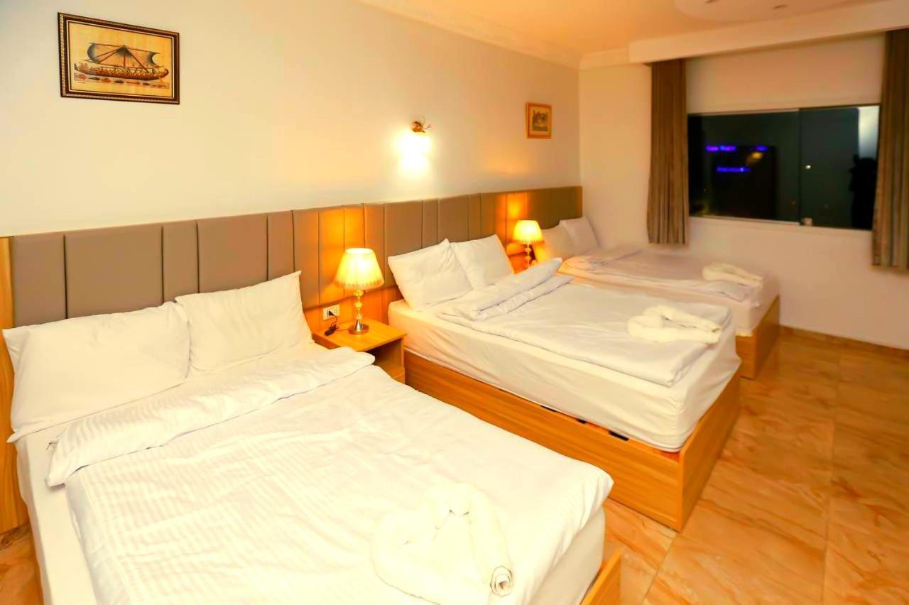 Pyramids Express 3*